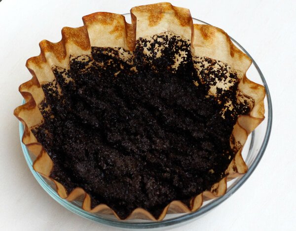 Used coffee grounds to neutralize odors