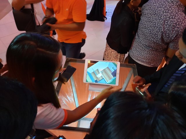 guests trying lessandra ar3d app