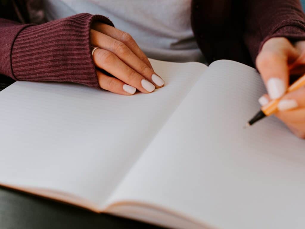 https://www.lifehack.org/articles/lifestyle/how-the-benefits-journaling-can-change-your-life.html